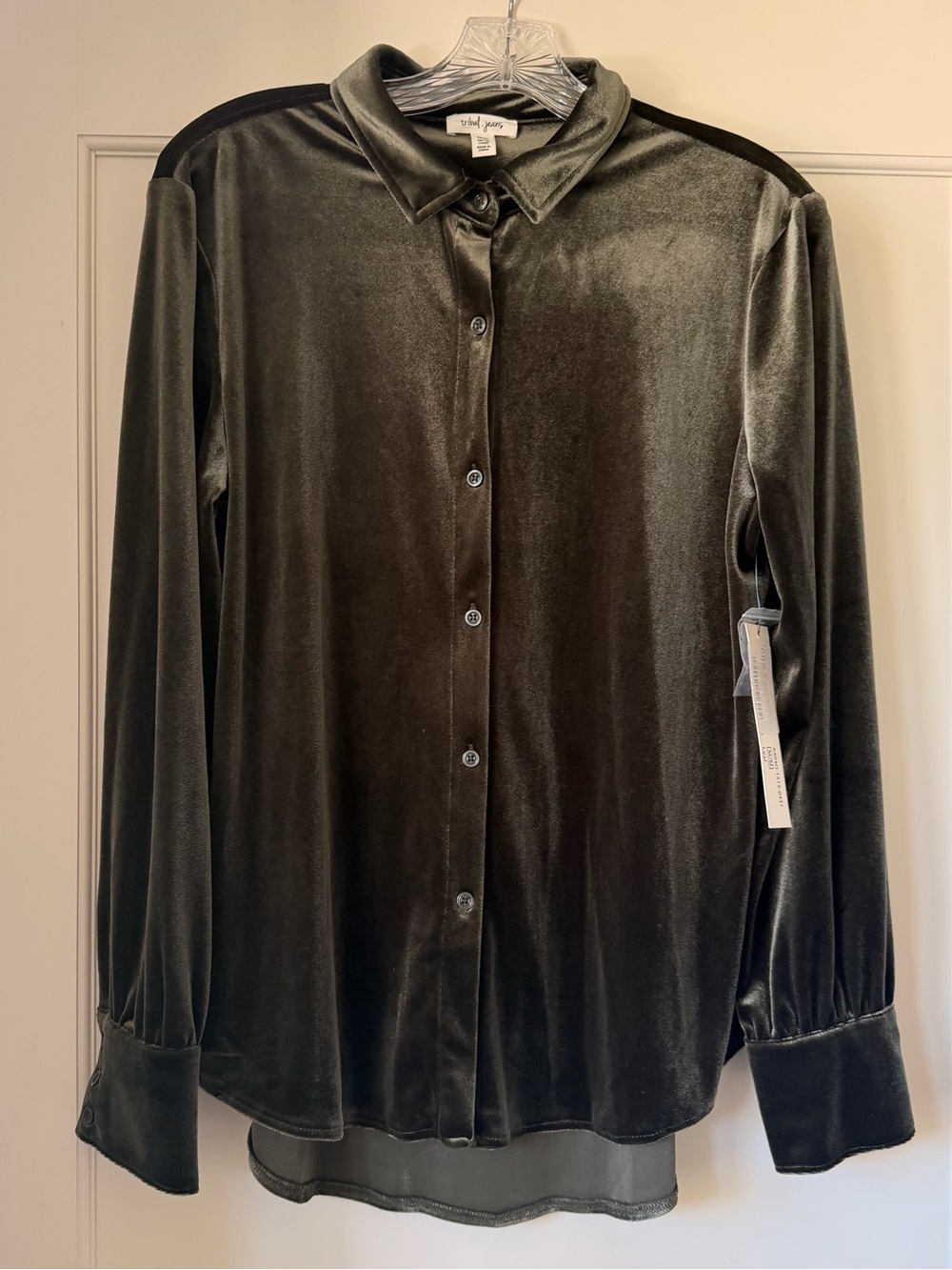 Velvet fooler button up top, lead